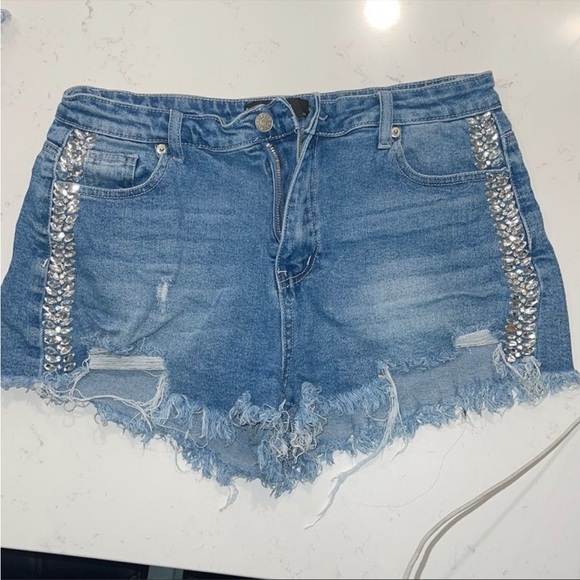 Akira Rhinestone Shorts - Picture 2 of 4